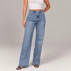 Abercrombie & Fitch 28/6 R Curve Love The 90s Relaxed Jean High Rise Mid Blue